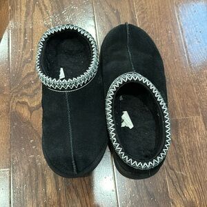 Ugg Tasman slippers